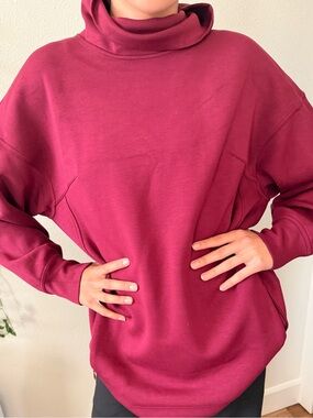 LULULEMON size 10 Versatile Turtleneck